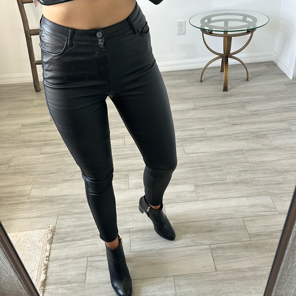 Apperloth High-Rise Black Coated Skinny Pants / Faux Leather / Size S
